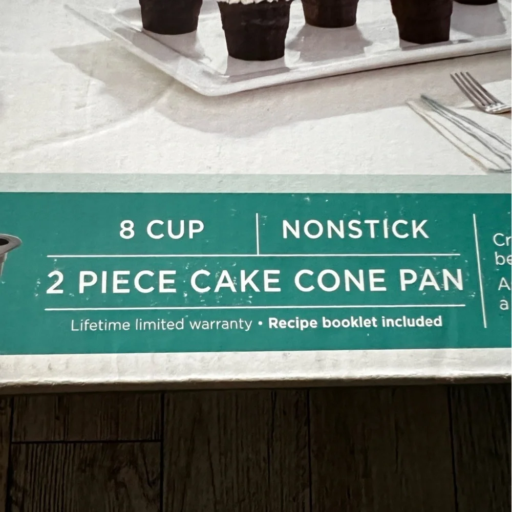 2 Piece Large Cup Cake Cone Pan 8 Cup Fillables  Bake Fill & Serve Nonstick